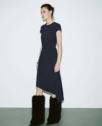  URBAN REVIVO - Đầm midi phom suông cổ tròn 