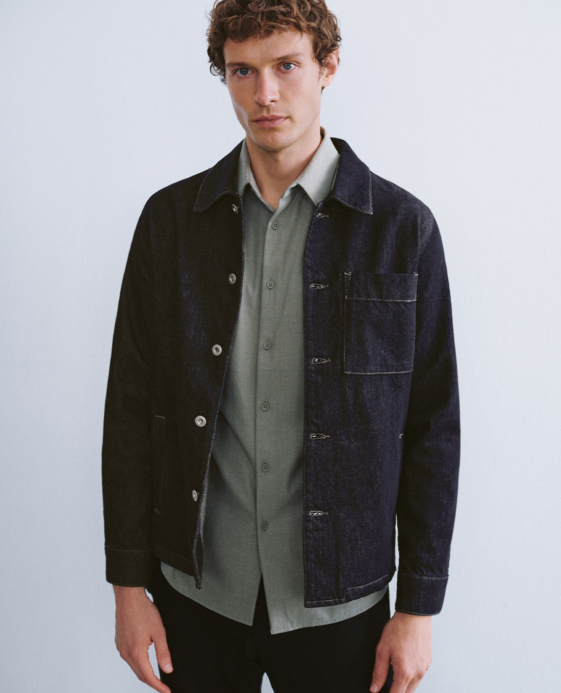 URBAN REVIVO - Áo khoác denim nam cổ bẻ tay dài Button Up Straight