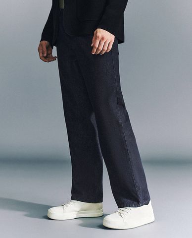  URBAN REVIVO - Quần jeans nam ống đứng trẻ trung 