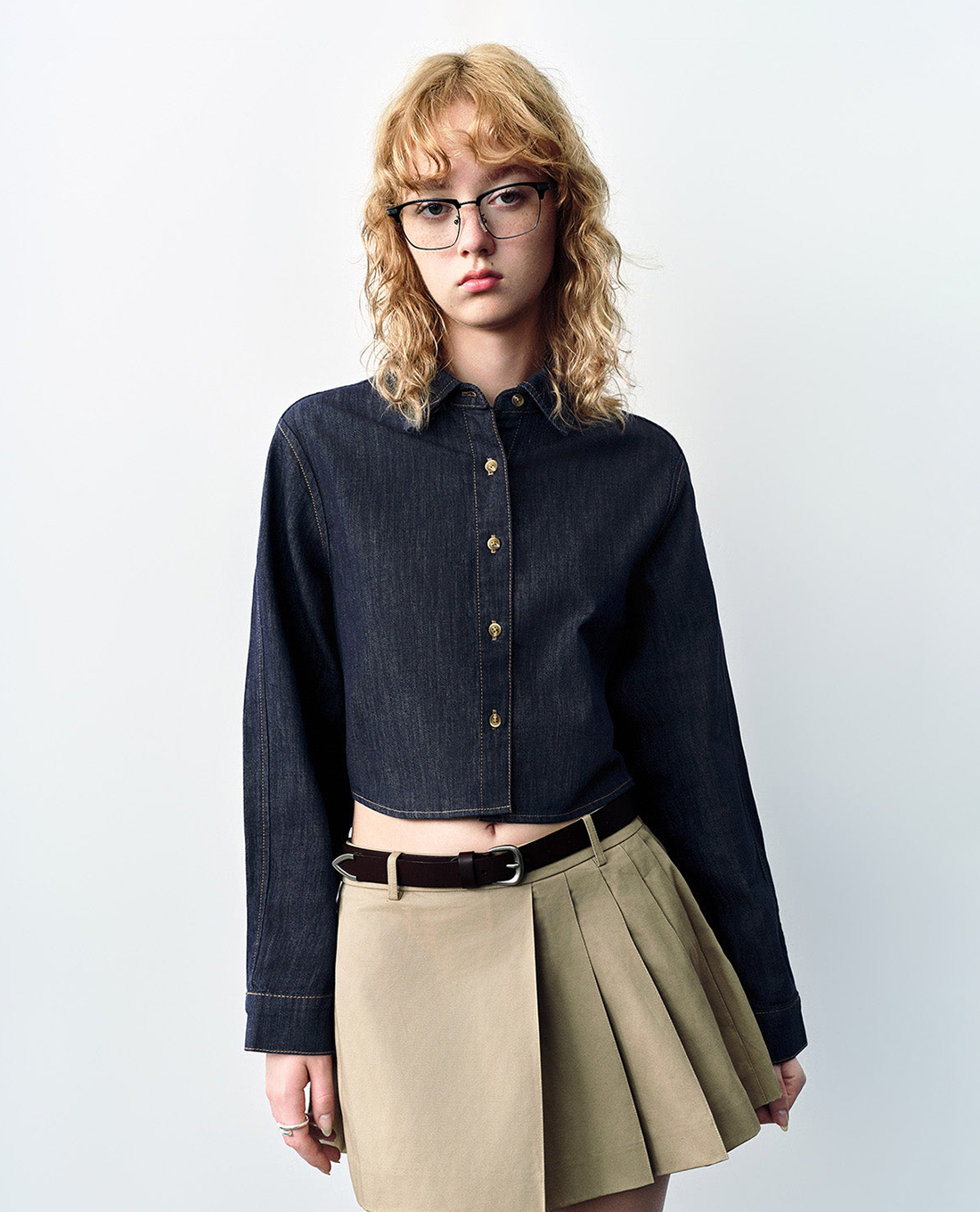 URBAN REVIVO - Áo sơ mi denim nữ cổ bẻ tay dài Button Up Loose