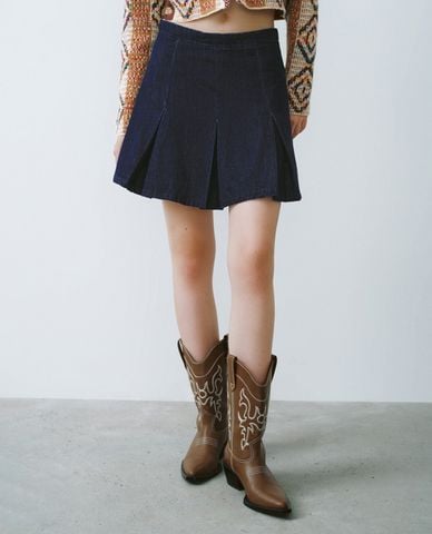  URBAN REVIVO - Chân váy denim mini xếp li thời thượng 