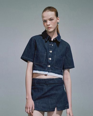  URBAN REVIVO - Áo sơ mi denim nữ phom croptop 