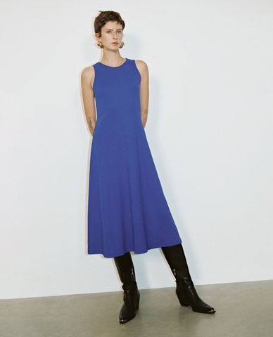  URBAN REVIVO - Đầm sát nách cổ tròn Aline 