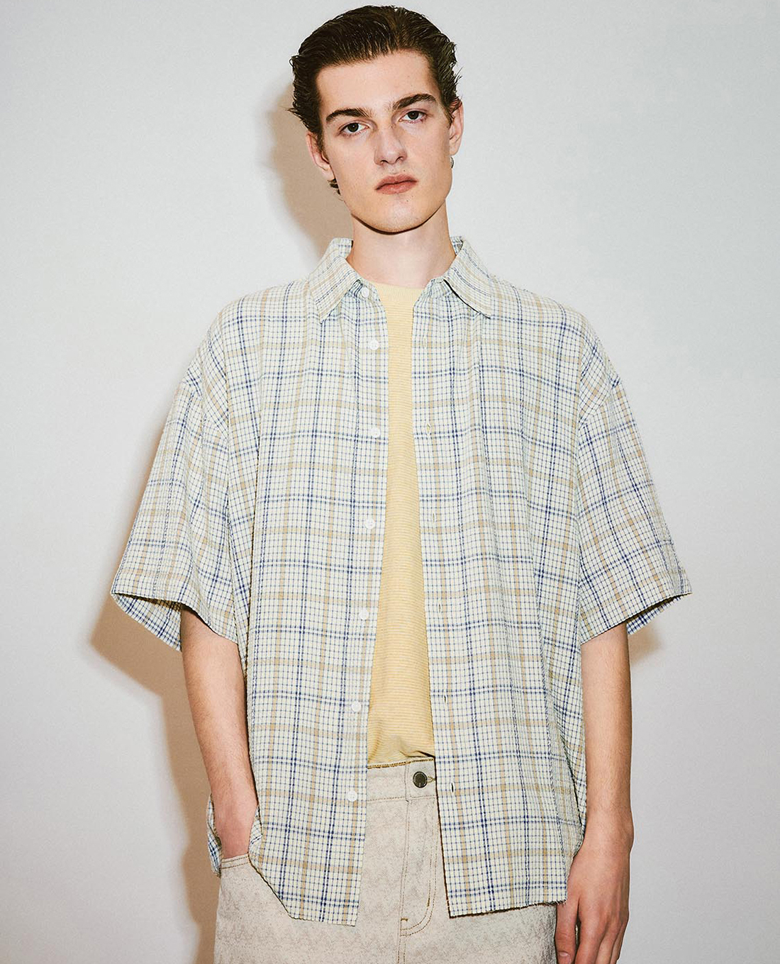 URBAN REVIVO - Áo sơ mi nam cổ bẻ tay ngắn Plaid