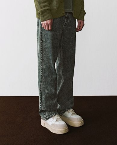  URBAN REVIVO - Quần jeans nam ống rộng hiện đại 