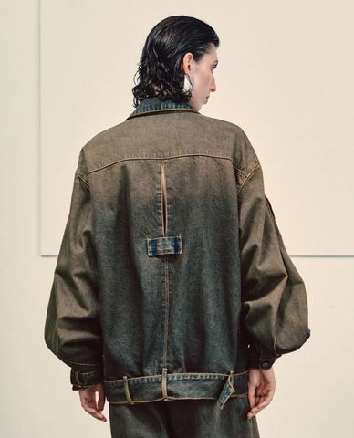  URBAN REVIVO - Áo sơ mi denim nữ phối thắt lưng cá tính Distressed Loose 