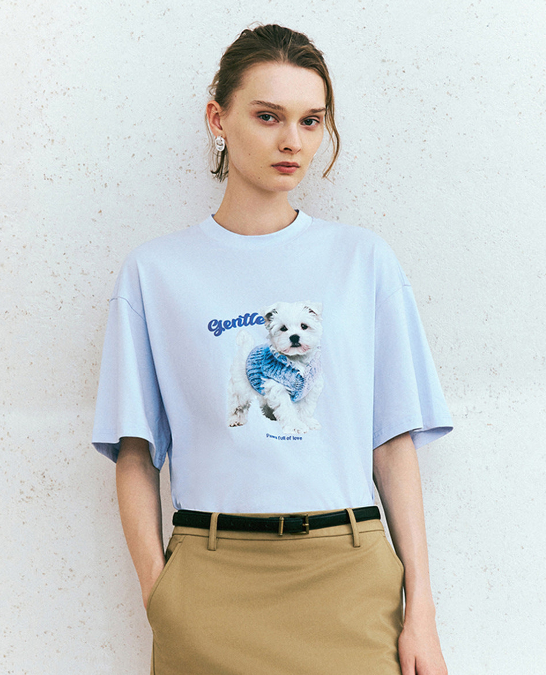 URBAN REVIVO - Áo thun nữ cổ tròn tay ngắn in hình Loose Printed