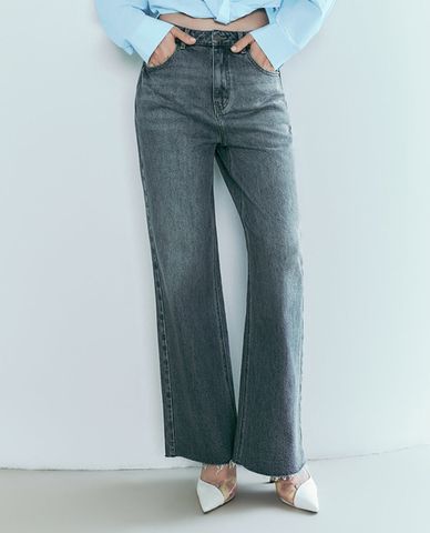  URBAN REVIVO - Quần jeans nữ ống rộng trẻ trung Straight 
