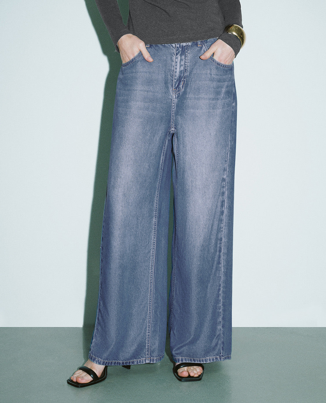 URBAN REVIVO - Quần jeans nữ ống rộng lưng thun Straight