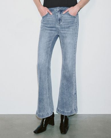  URBAN REVIVO - Quần jeans nữ ống loe phom ôm 