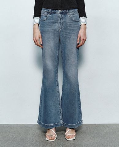  URBAN REVIVO - Quần jeans nữ ống loe thời trang 