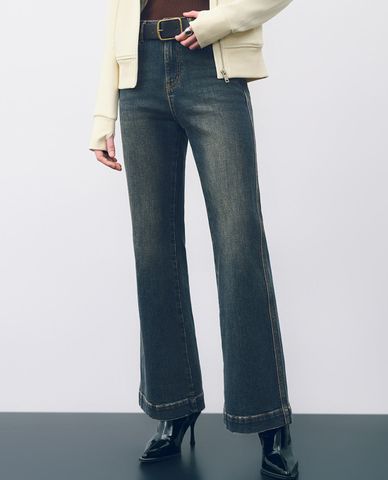  URBAN REVIVO - Quần jeans nữ ống loe phối thắt lưng cá tính Straight 