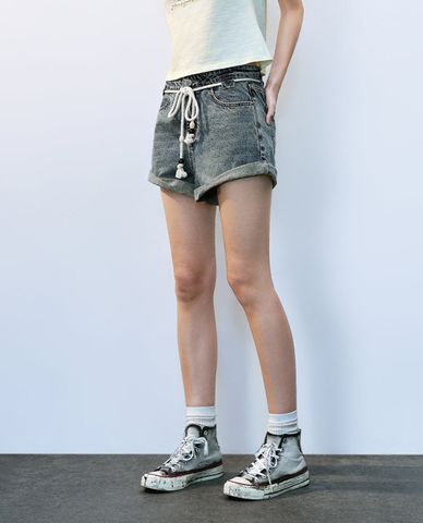  URBAN REVIVO - Quần shorts jean nữ trẻ trung With Rope 