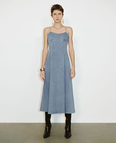  URBAN REVIVO - Đầm denim midi hai dây thời trang 