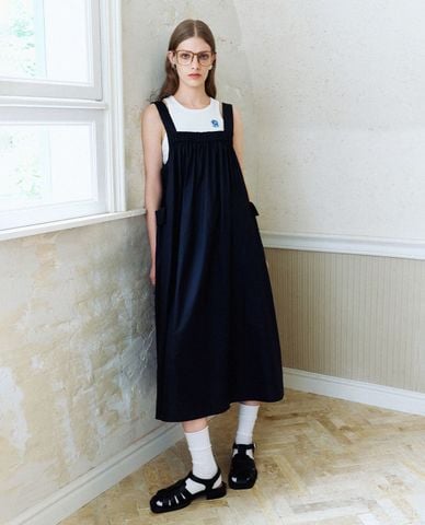  URBAN REVIVO - Đầm hai dây midi xếp li Square Cut Collar Aline 