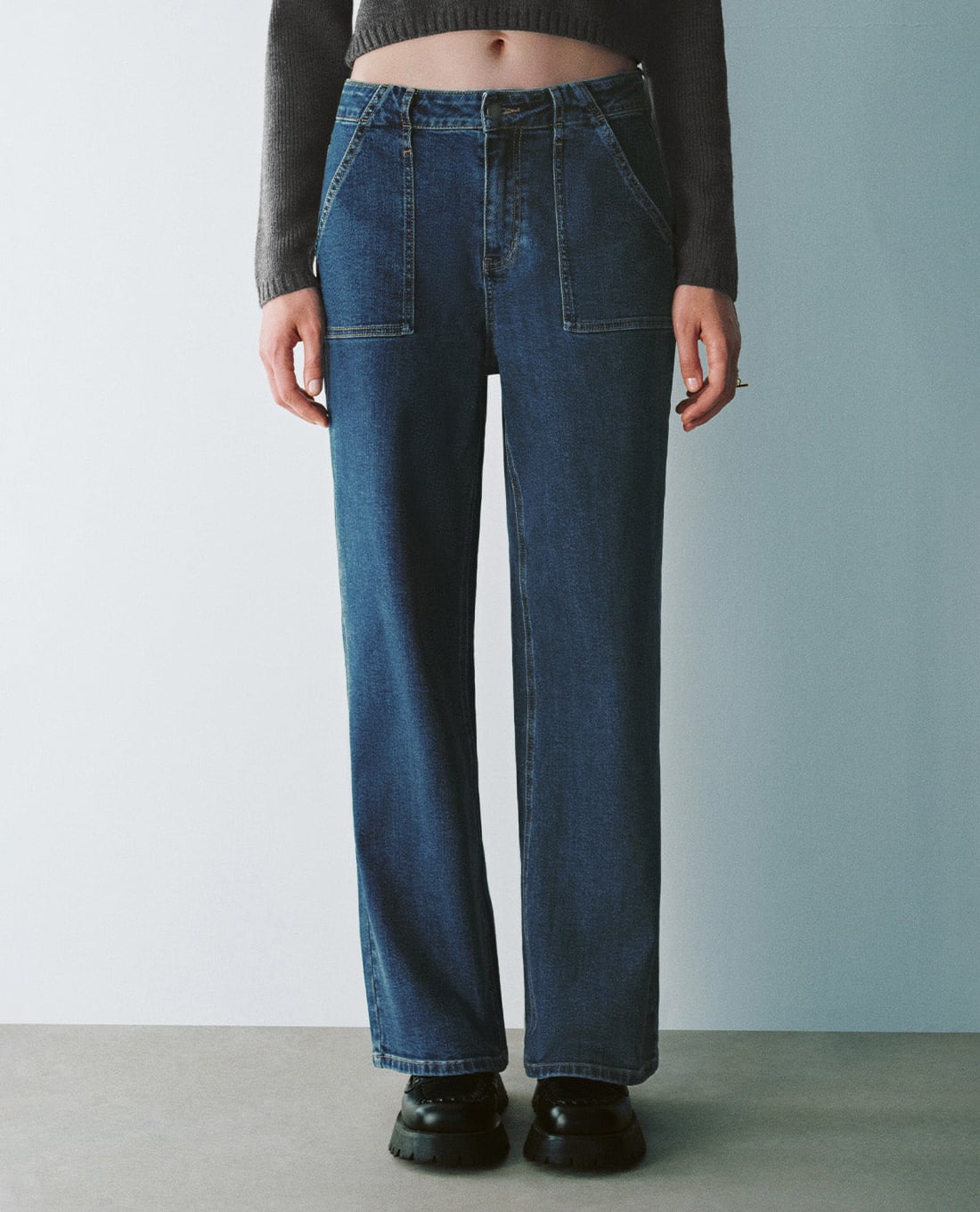 URBAN REVIVO - Quần jeans nữ ống đứng thanh lịch