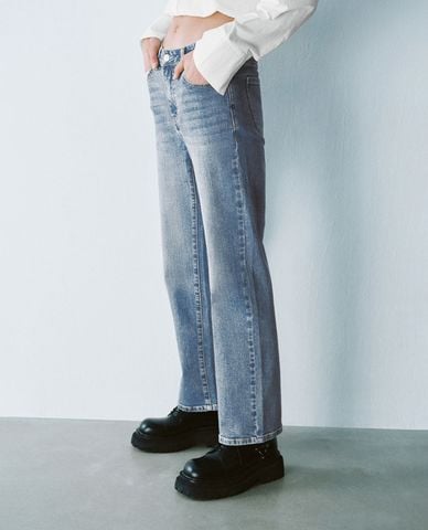  URBAN REVIVO - Quần jeans nữ ống đứng wash bạc cá tính 