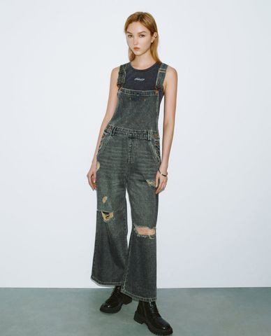  URBAN REVIVO - Jumpsuits nữ ống loe rách vải cá tính 
