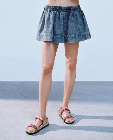  URBAN REVIVO - Chân váy denim mini lưng thun 