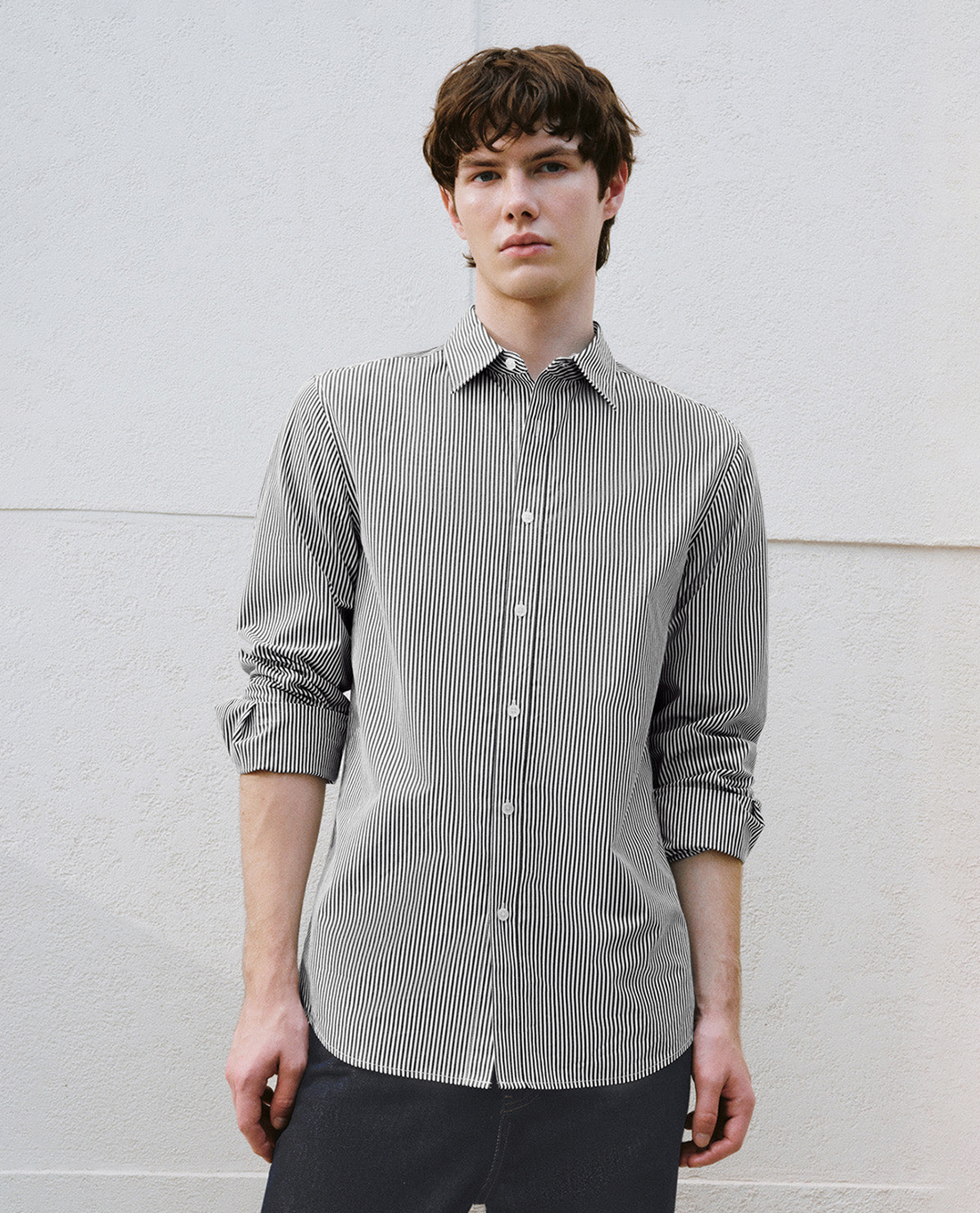 URBAN REVIVO - Áo sơ mi nam cổ bẻ tay dài Button Up