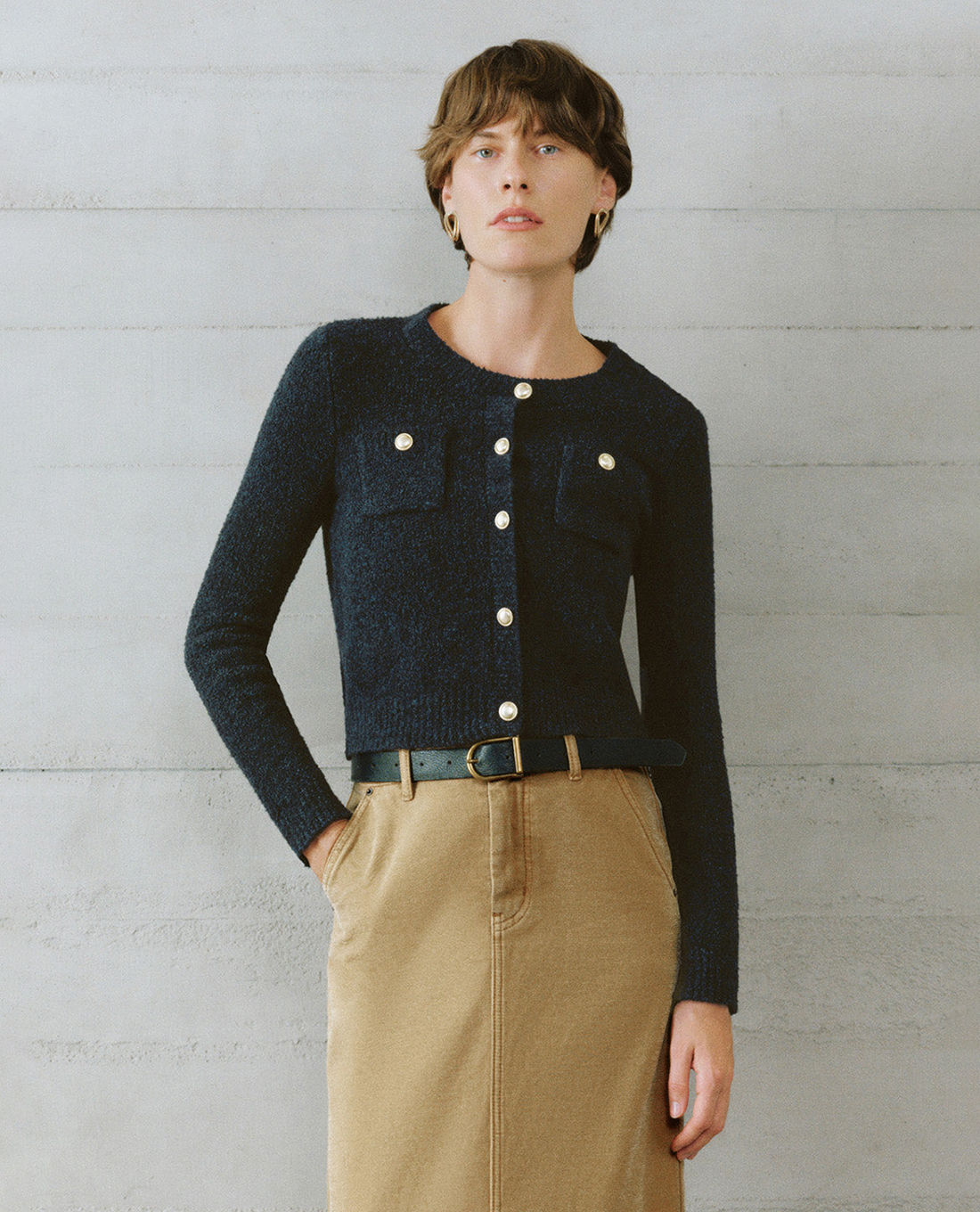 URBAN REVIVO - Áo khoác cardigan nữ phom croptop