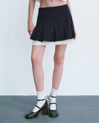  URBAN REVIVO - Chân váy chữ A mini xếp ly phối ren 