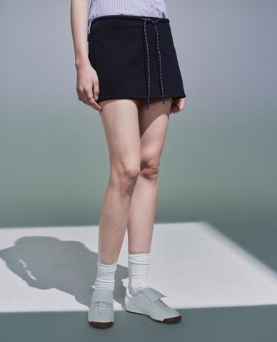  URBAN REVIVO - Chân váy phom suông mini phối dây rút 