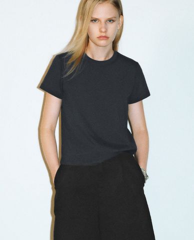  URBAN REVIVO - Áo thun nữ cổ tròn tay ngắn Crew Neck 