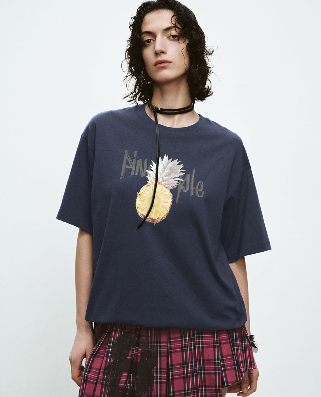 URBAN REVIVO - Áo thun nữ cổ tròn tay ngắn Loose