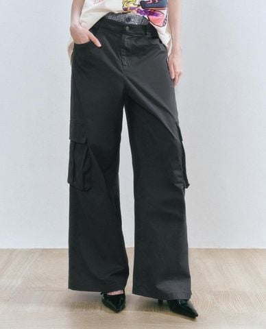  URBAN REVIVO - Quần nữ ống rộng phối túi hộp 