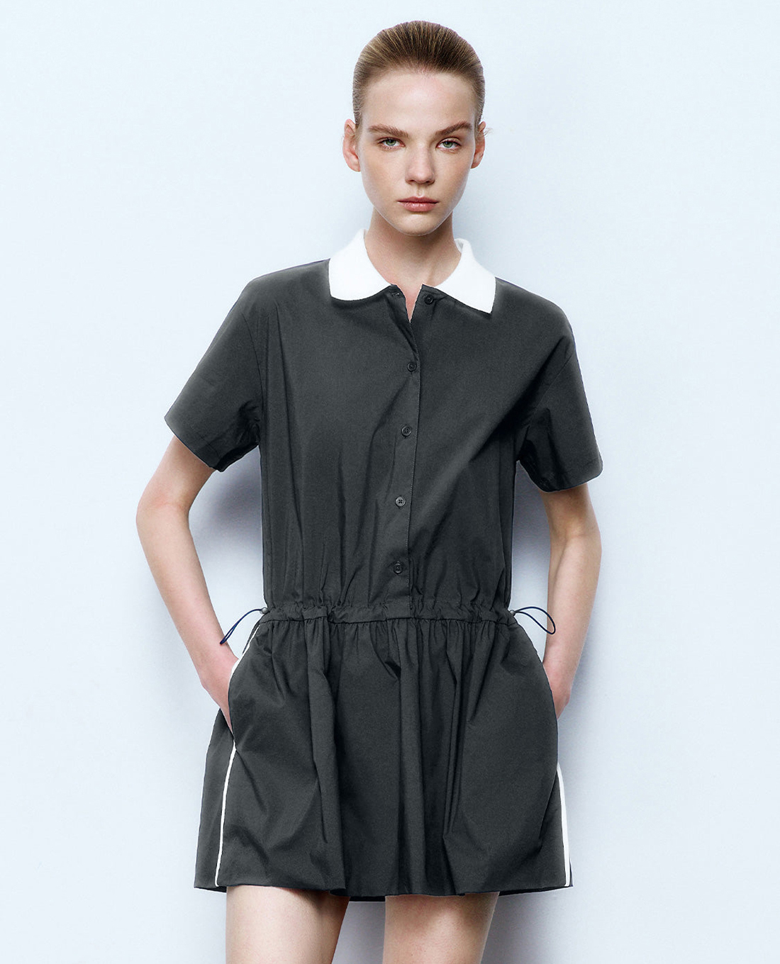 URBAN REVIVO - Đầm sơ mi mini cổ bẻ A Line