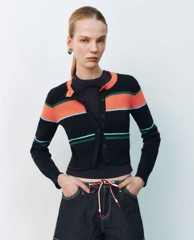  URBAN REVIVO - Áo khoác cardigan nữ cổ tròn tay dài kẻ sọc 