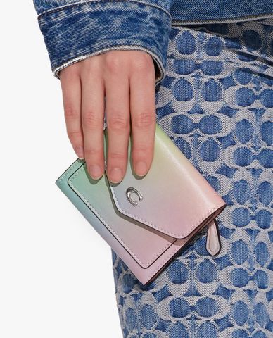  COACH - Ví nữ dáng ngắn dạng gập Wyn With Ombre 
