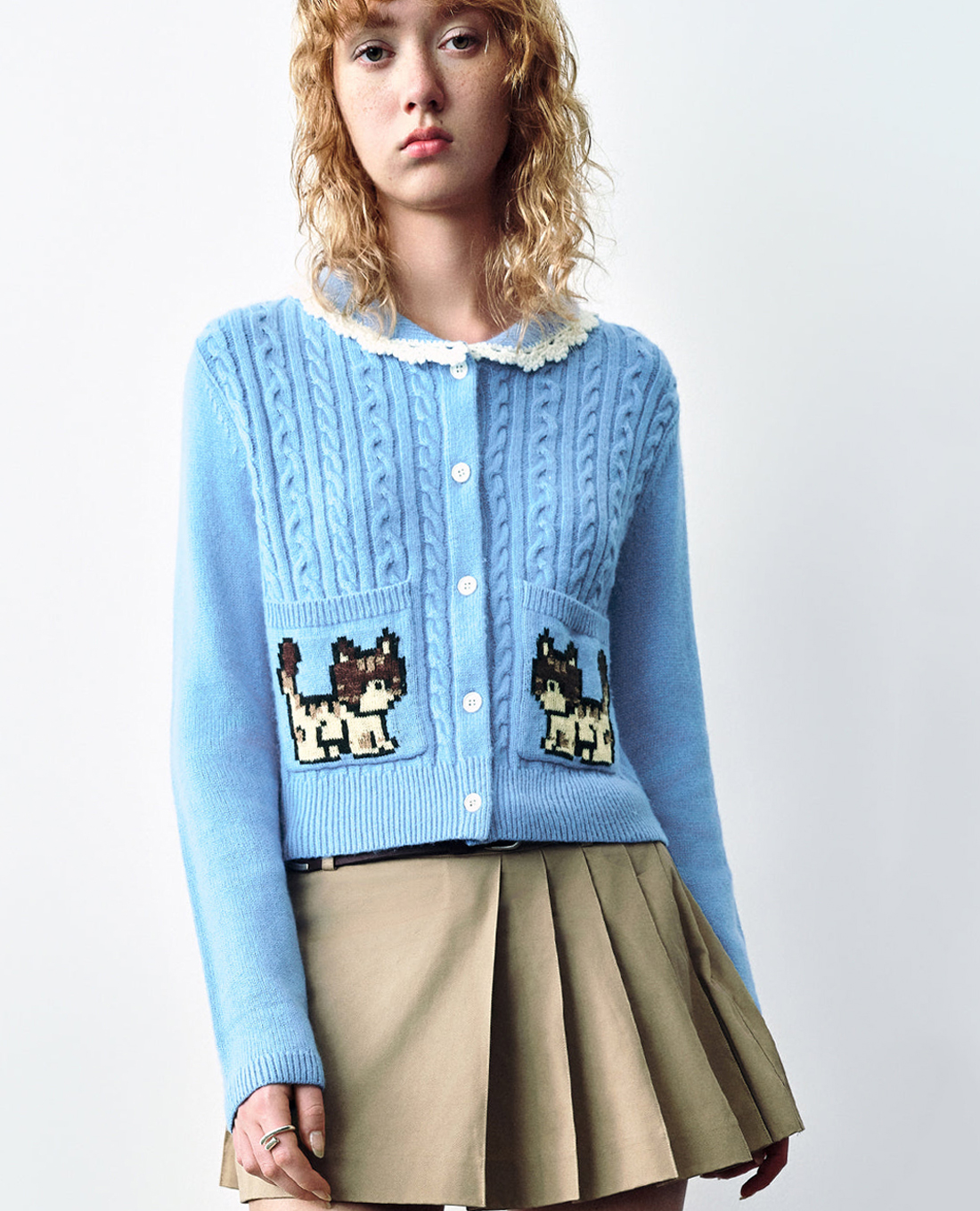URBAN REVIVO - Áo khoác cardigan nữ phom croptop Eyelet Collar