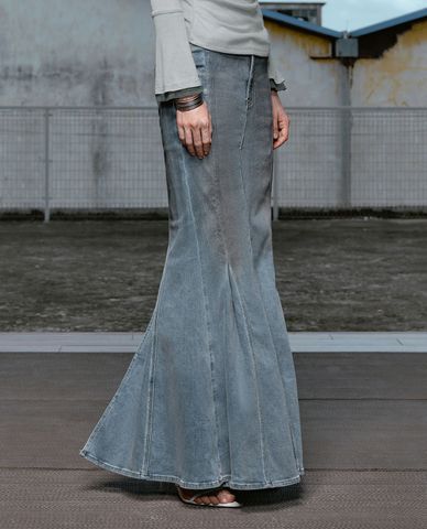  URBAN REVIVO - Chân váy denim midi đuôi cá hiện đại Gradient 