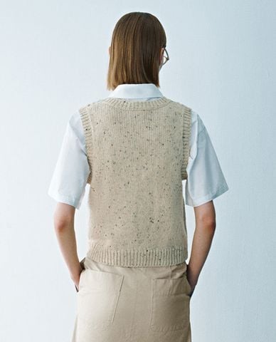  URBAN REVIVO - Áo khoác gilet nữ dệt kim cổ tròn hiện đại 