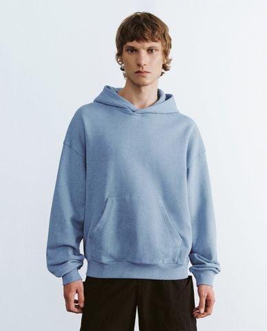  URBAN REVIVO - Áo hoodie nam tay dài phối mũ Straight 