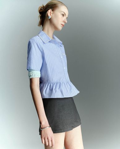  URBAN REVIVO - Áo sơ mi nữ cổ bẻ tay ngắn kẻ sọc 