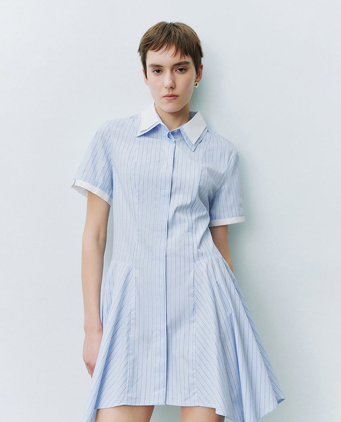 URBAN REVIVO - Đầm sơ mi mini thanh lịch