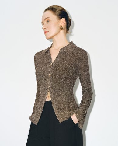  URBAN REVIVO - Áo dệt kim nữ cổ V phối nút cài tròn Skater 