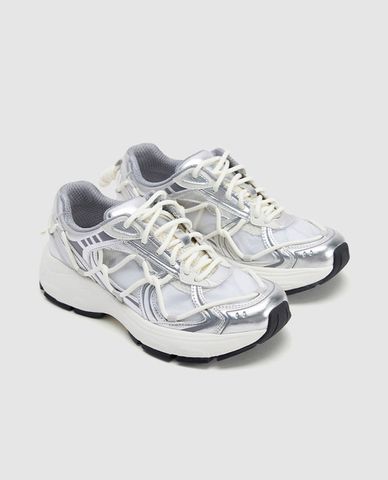  URBAN REVIVO - Giày sneakers nữ cổ thấp hiện đại 