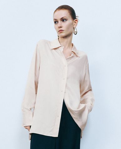  URBAN REVIVO - Áo sơ mi nữ cổ bẻ tay dài nữ tính 