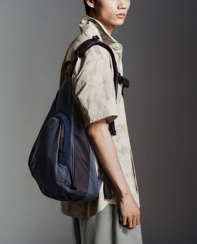  URBAN REVIVO - Áo sơ mi nam cổ bẻ tay ngắn hiện đại 