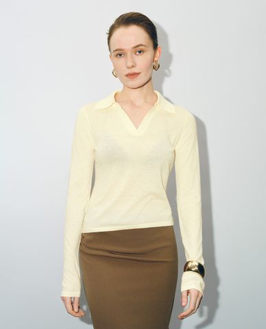  URBAN REVIVO - Áo dệt kim nữ cổ V tay dài trẻ trung 