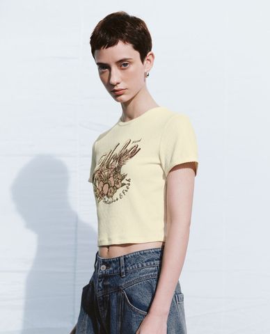  URBAN REVIVO - Áo croptop nữ cổ tròn tay ngắn Printed 