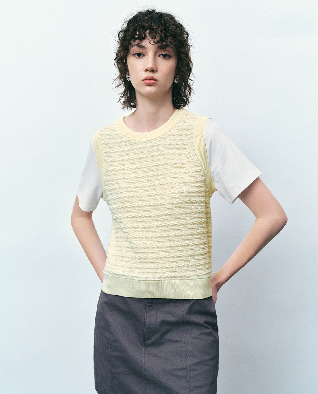 URBAN REVIVO - Áo thun nữ dệt kim cổ tròn tay ngắn 2 In 1