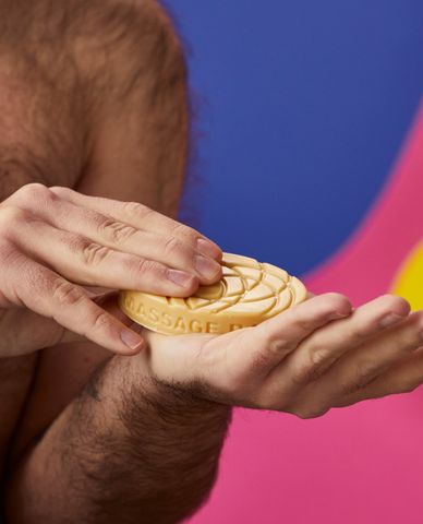  LUSH - Thanh massage dưỡng thể Turmeric Latte 