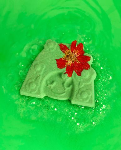  LUSH - Bom tắm Mother Nature 