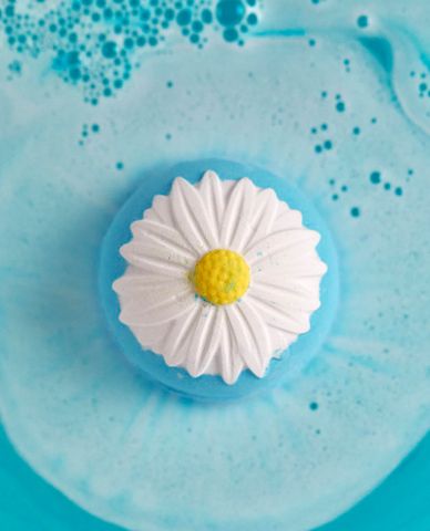  LUSH - Bom tắm Blooming Beautiful Chamomile 