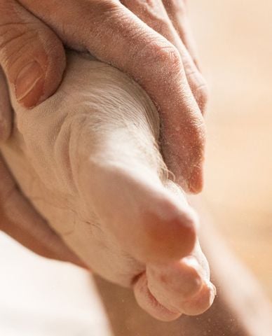  LUSH - Phấn khử mùi hôi chân T For Toes 